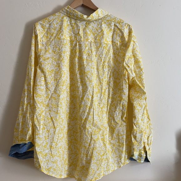 Long sleeve button up - Picture 2 of 3